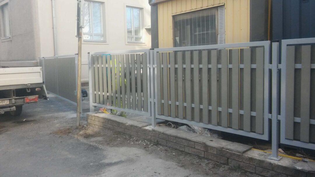 VÄRAVAD JA AED GONSIORIS